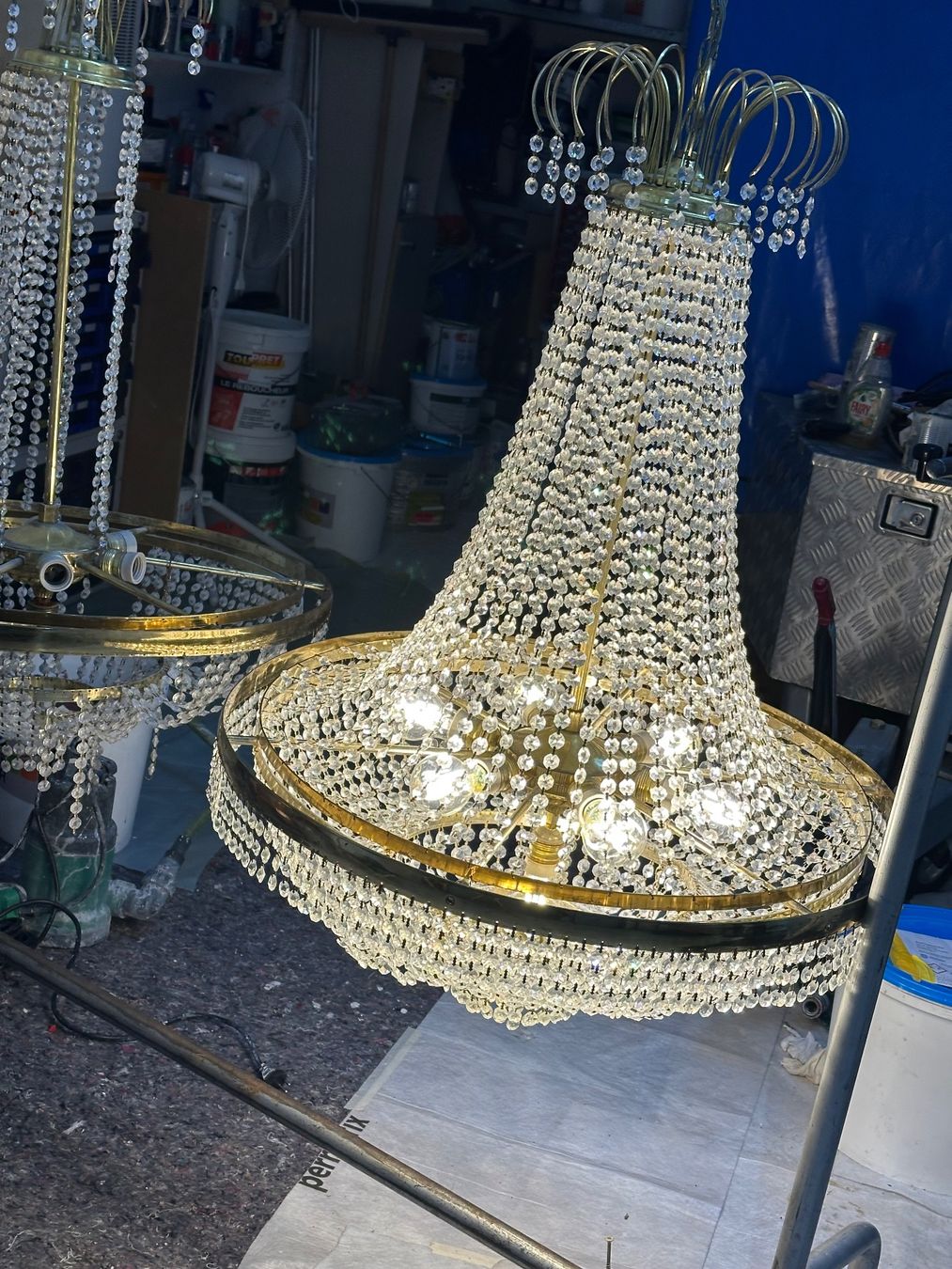 Kronleuchter & Deckenlampen: Grosser Kronleuchter/Lüster, goldfarbig – Gebraucht aus Zürich von car_x8gj 3