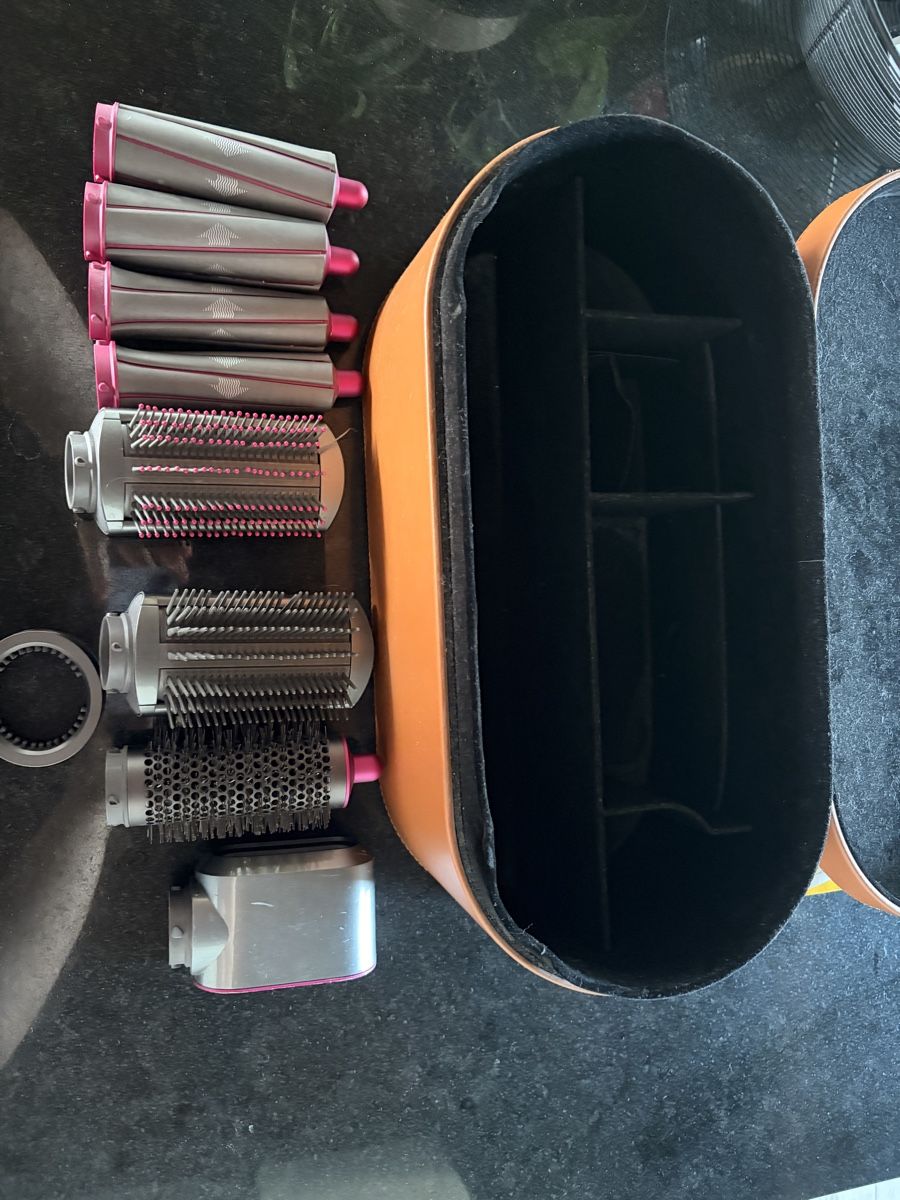 Valigie: Dyson Airwrap Zubehör mit Koffer – Usato da Wangen b. Olten venduto da ha_kadr 2