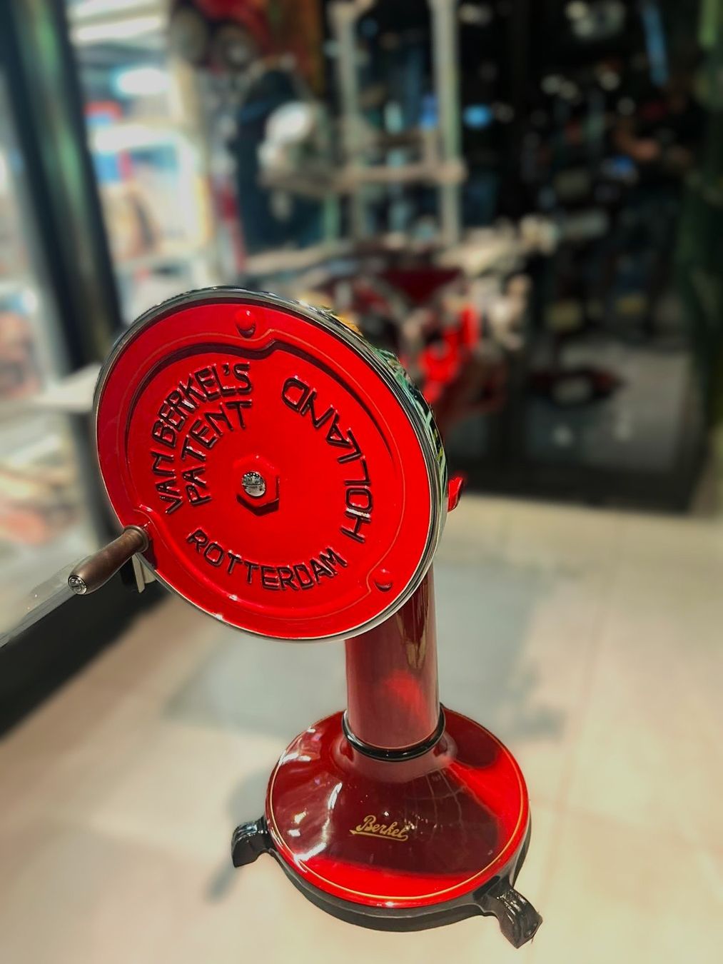 Berkel Elettrodomestici da cucina: Berkel Modello 5, die rote Legende – Nuovo (secondo la descrizione) da Biasca venduto da Nicolas.Ney 1