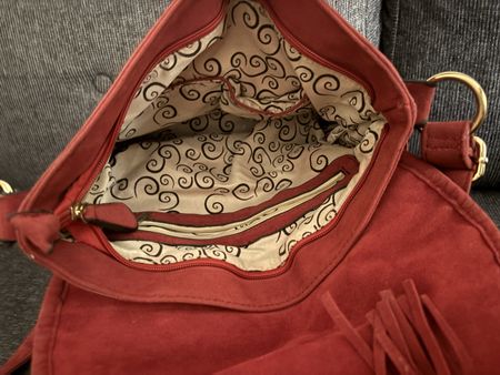 Damen Umhängetasche in Rustrot mit Fransen-Detail