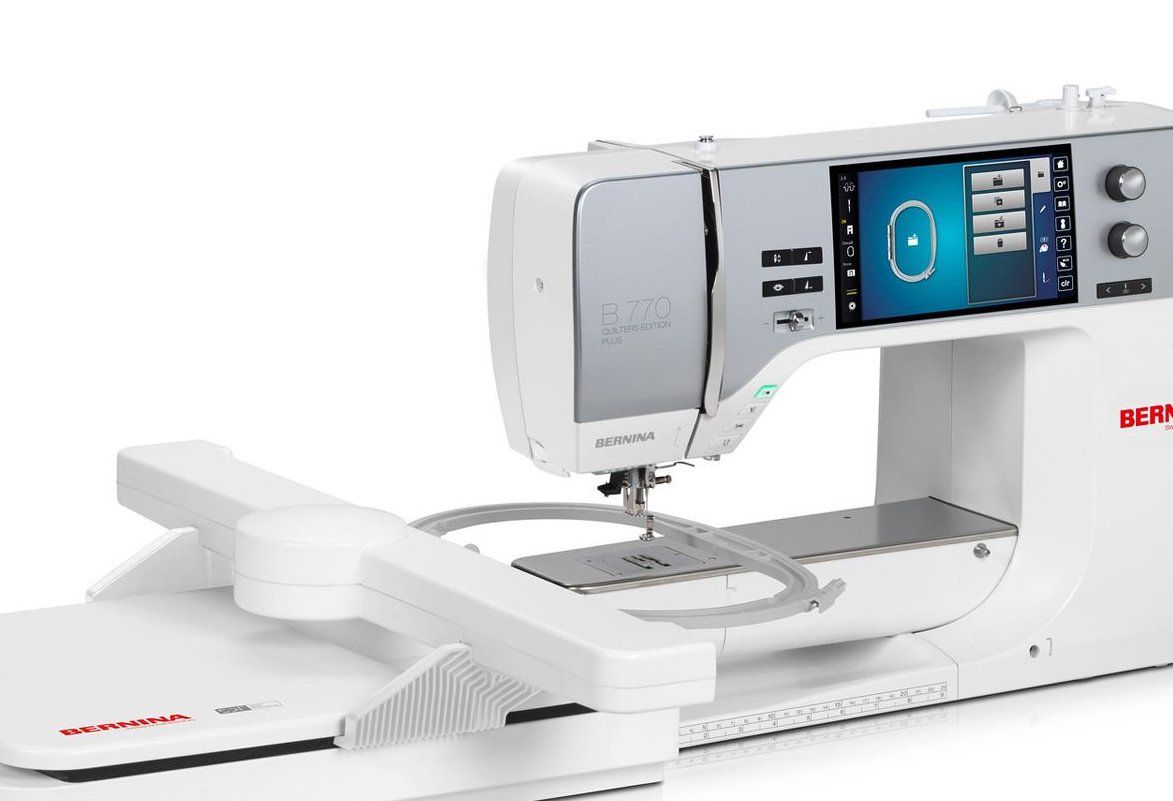 Bernina Macchine da cucire: Bernina 770QE Plus inkl. SDT- Stickmodul – Nuovo e nell'imballaggio originale da Bülach venduto da topnaehmaschinen 1