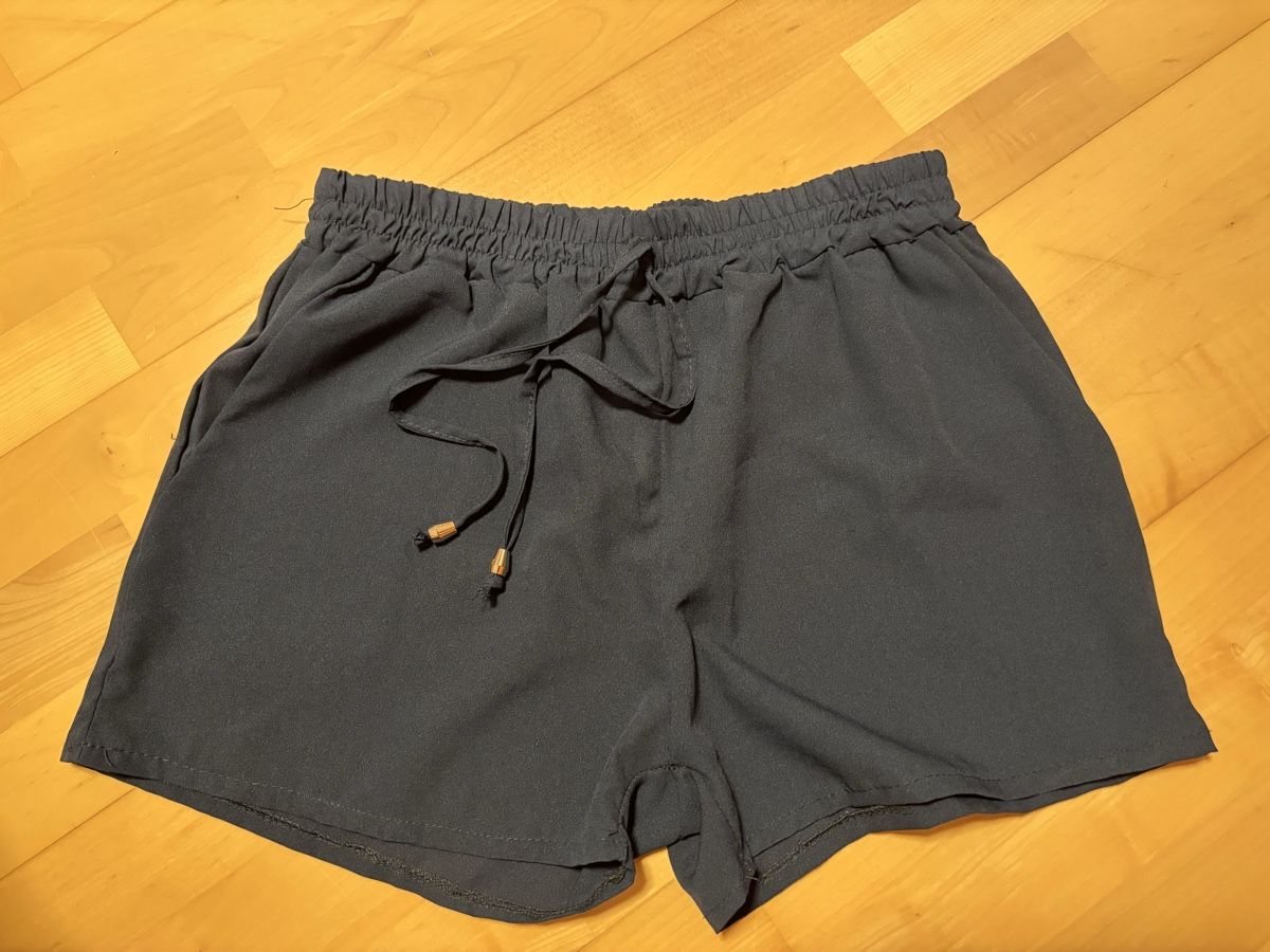 Hosen: Kurze Hose dkl blau – Gebraucht aus Kesswil von Branca-01 2