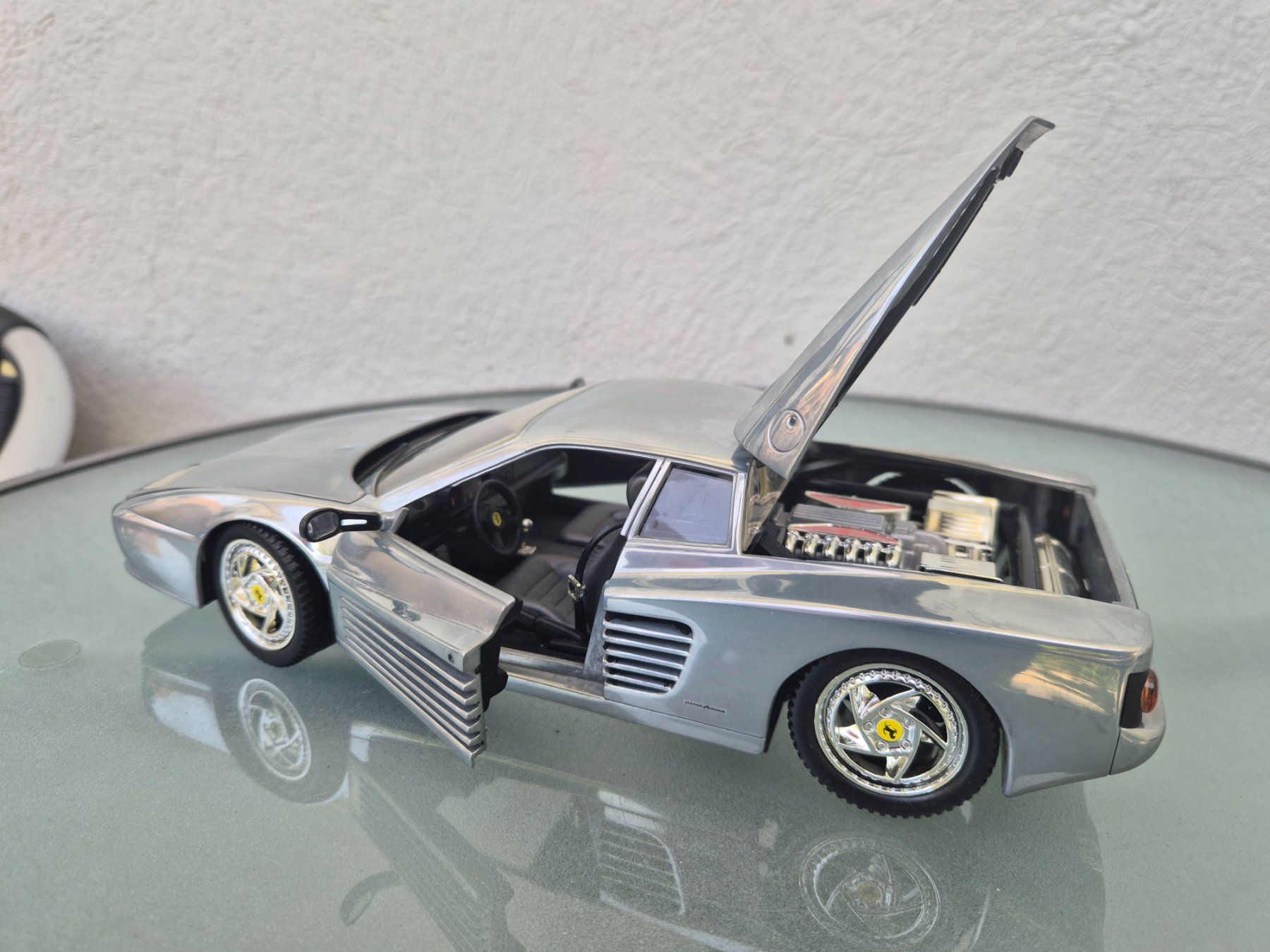 Ferrari Modellini d'auto: Ferrari 512Testarossa Chrom von Hot Wheels 1:18 – Usato da Oberbuchsiten venduto da laffite54
