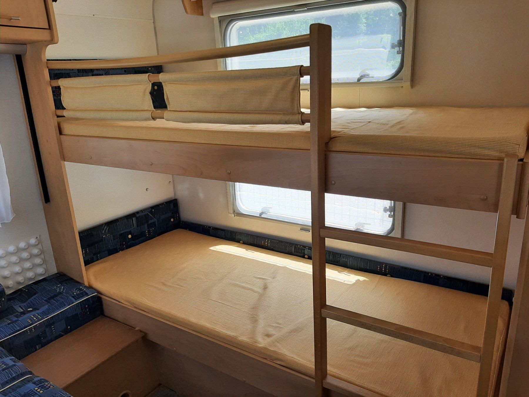 Bürstner Veicoli da campeggio: Wohnwagen mieten schon ab CHF 65.-/Tag – Usato da Wimmis venduto da vic_7sym 6