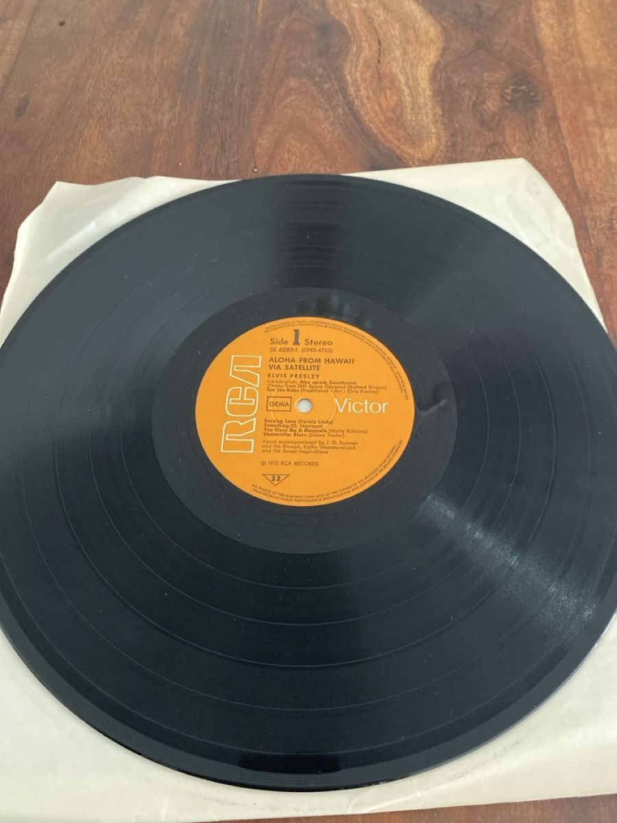 Dischi in vinile: Elvis Presley Aloha from Hawaii 1973 – Usato da Winterthur venduto da Sunshineandrain
