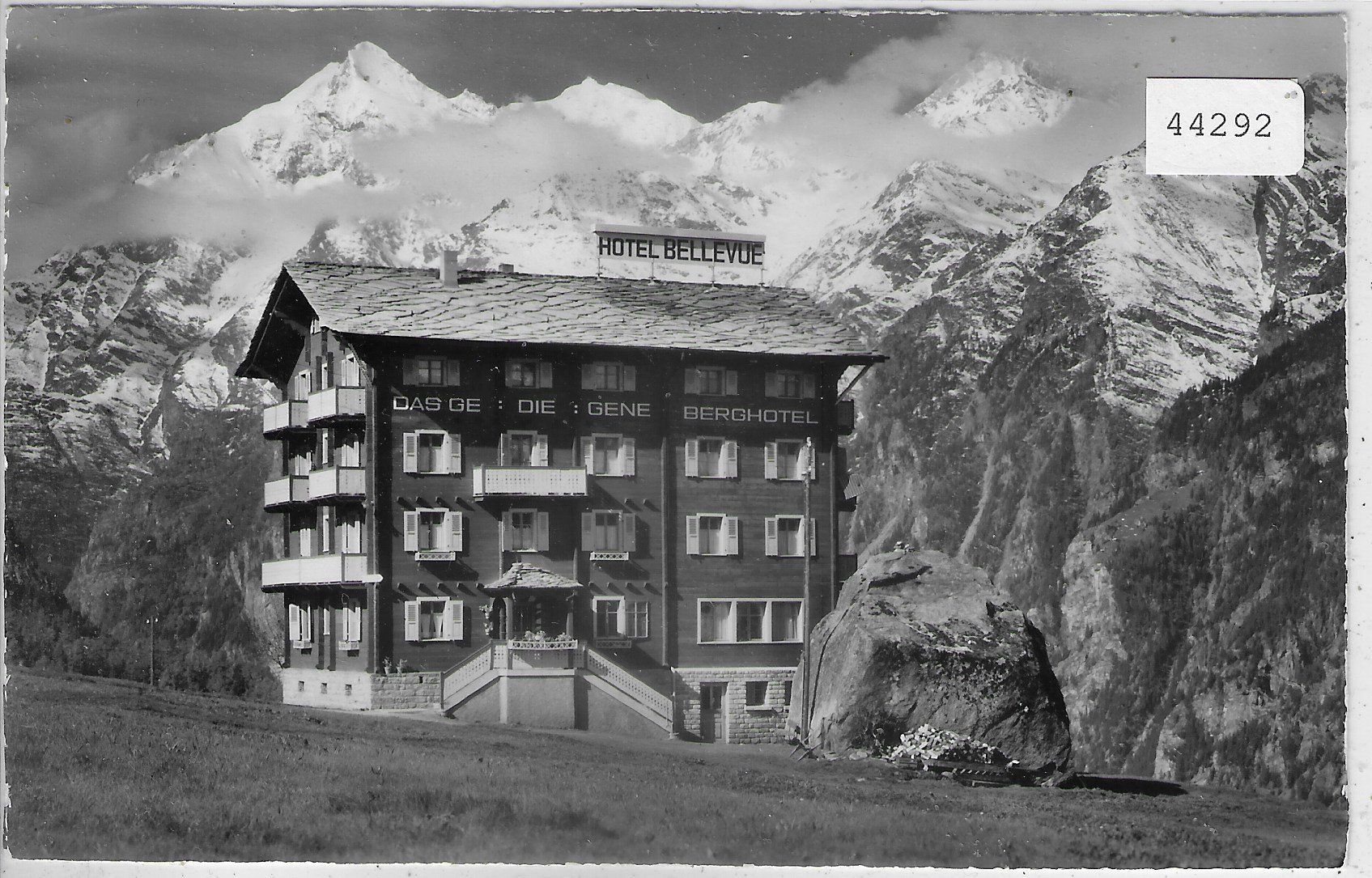 Cartoline postali: Hotel Bellevue - Grächen - Photo: E. Gyger – Usato da Ettingen venduto da Kartenplanet