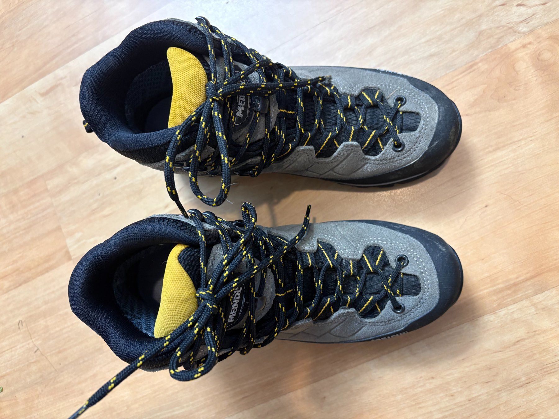 Meindl Scarpe da donna: Wie neu: Wanderschuhe Meindl Grösse 38 – Nuovo (secondo la descrizione) da Willisau venduto da ani_gtk8 4