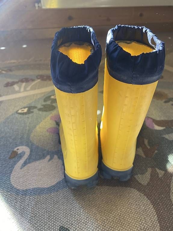 Scarpe per ragazzi: Gummistiefel Elefanten – Usato da Därstetten venduto da yas_pb5r 1