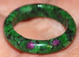 Stein Ring L-6658 – Rubin Zoisit 19mm Innendurchmesser