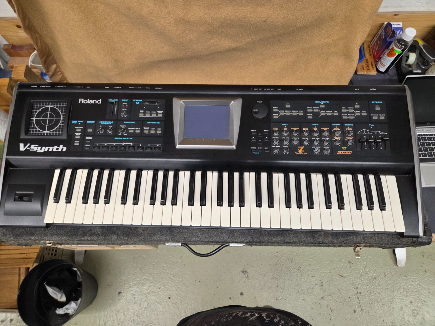 Roland Strumenti musicali: Roland V-Synth Keyboard (Firmware Version 1.14) – Usato da Bern venduto da BaernerBrocki