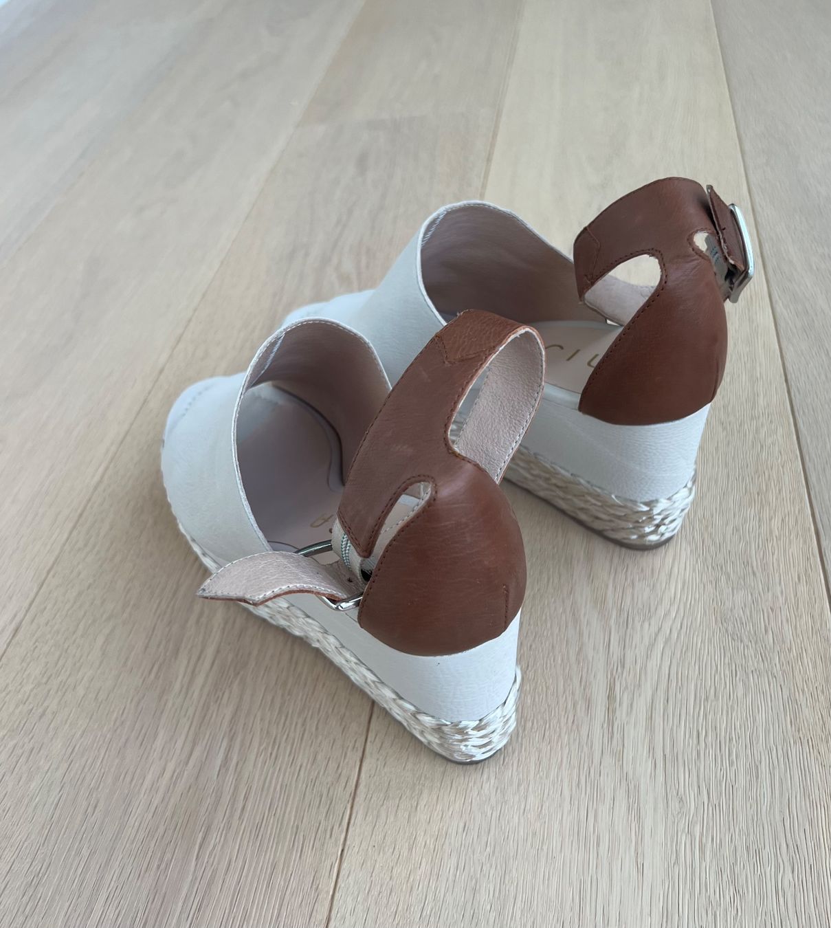 Unisa Damenschuhe: UNISA Sandalen Gr.40 NEUWERTIG – Neu (gemäss Beschreibung) aus Degersheim von Starkigel 3