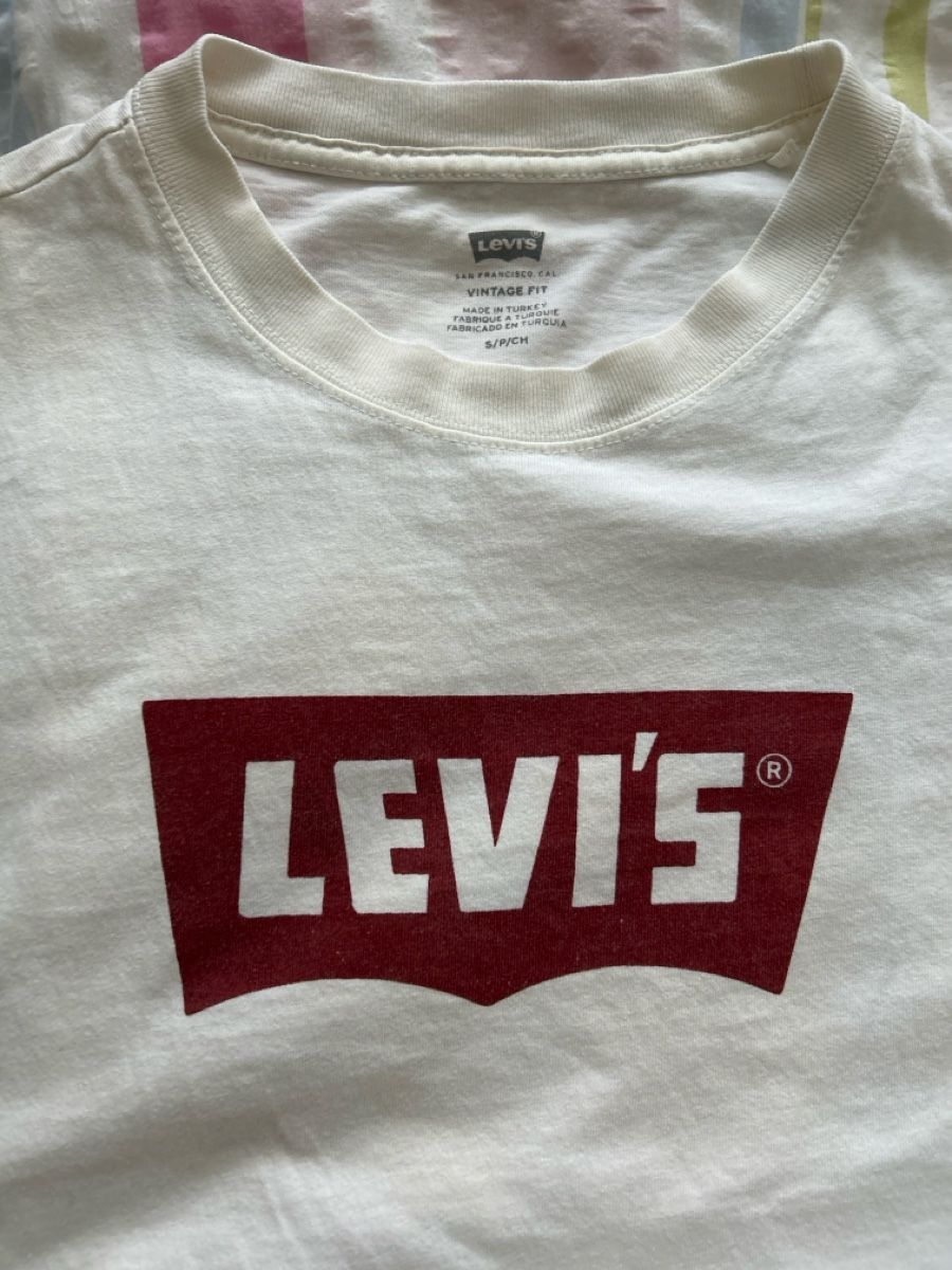 Levi's T-shirt: 2x Levis T-Shirt – Nuovo (secondo la descrizione) da Hünenberg See venduto da nca_dmg6 2