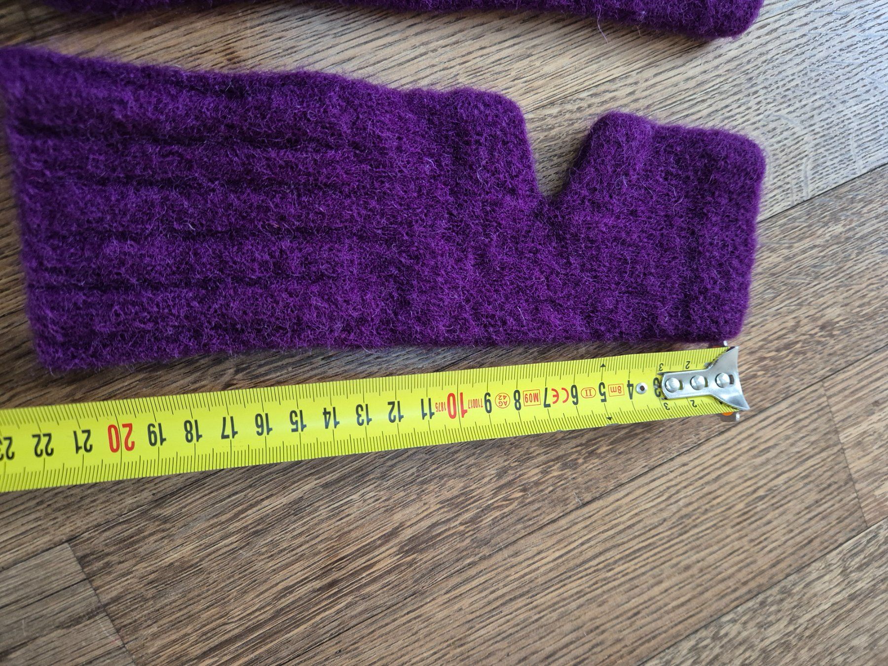 Chaussettes: Handknitted 100% wool purple yoga socks – D'occasion à Zürich par monadiederich 3