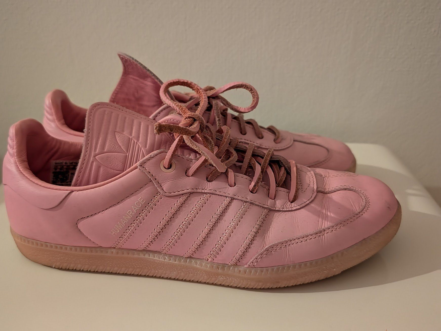 Adidas Scarpe da uomo: Adidas Pharrell Williams x Samba Humanrace "Pink" – Usato da Aarau venduto da Roman77