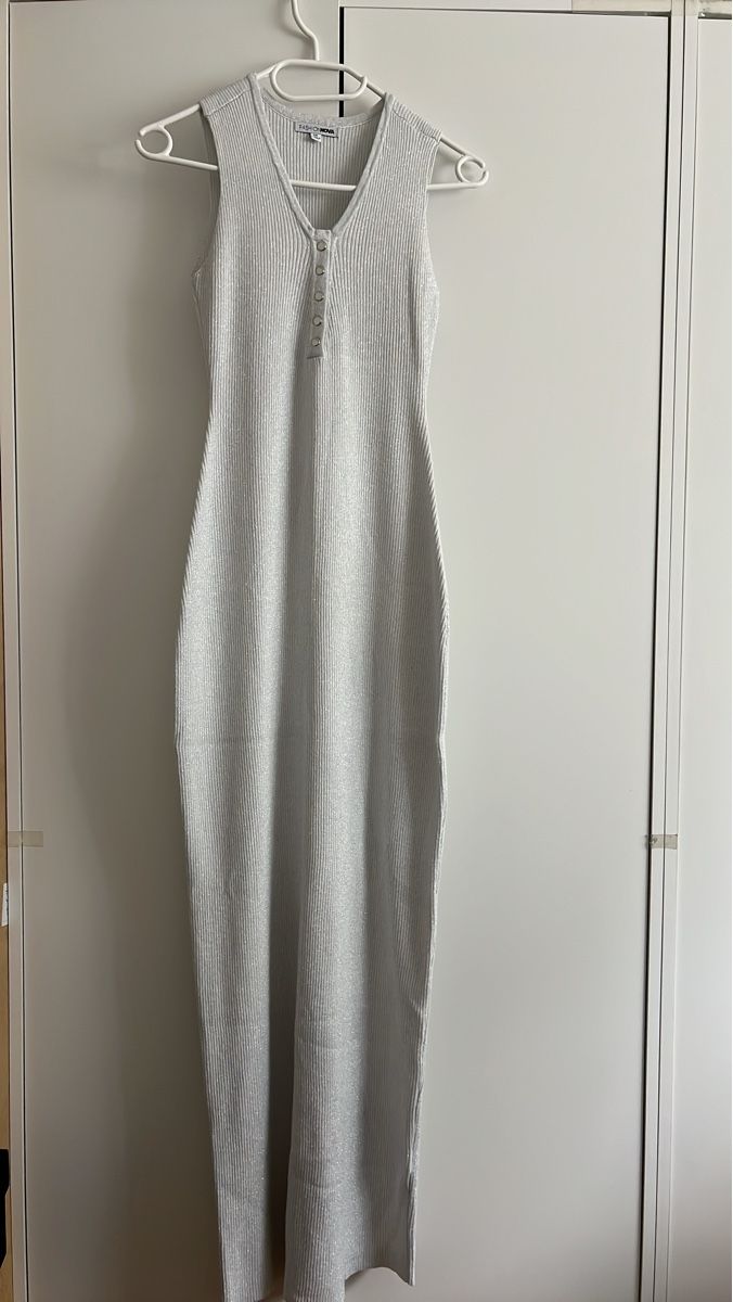 Robes: Robe côtelé gris clair. Taille S/M – D'occasion à Renens VD par sar_bwz5