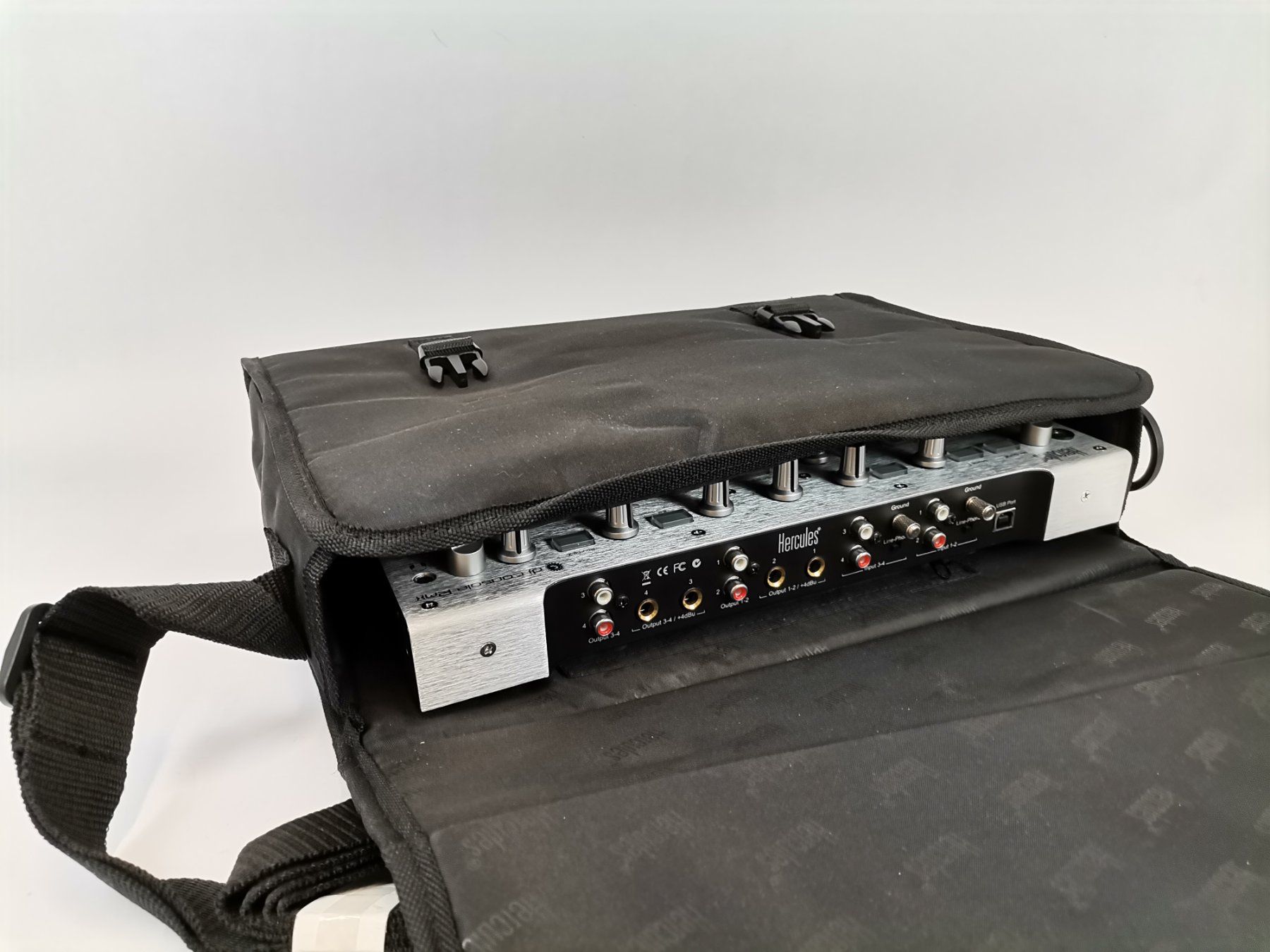 Hercules Console di mixaggio: HERCULES DJ Console Rmx – Usato da Schaffhausen venduto da Restwert_SH 7