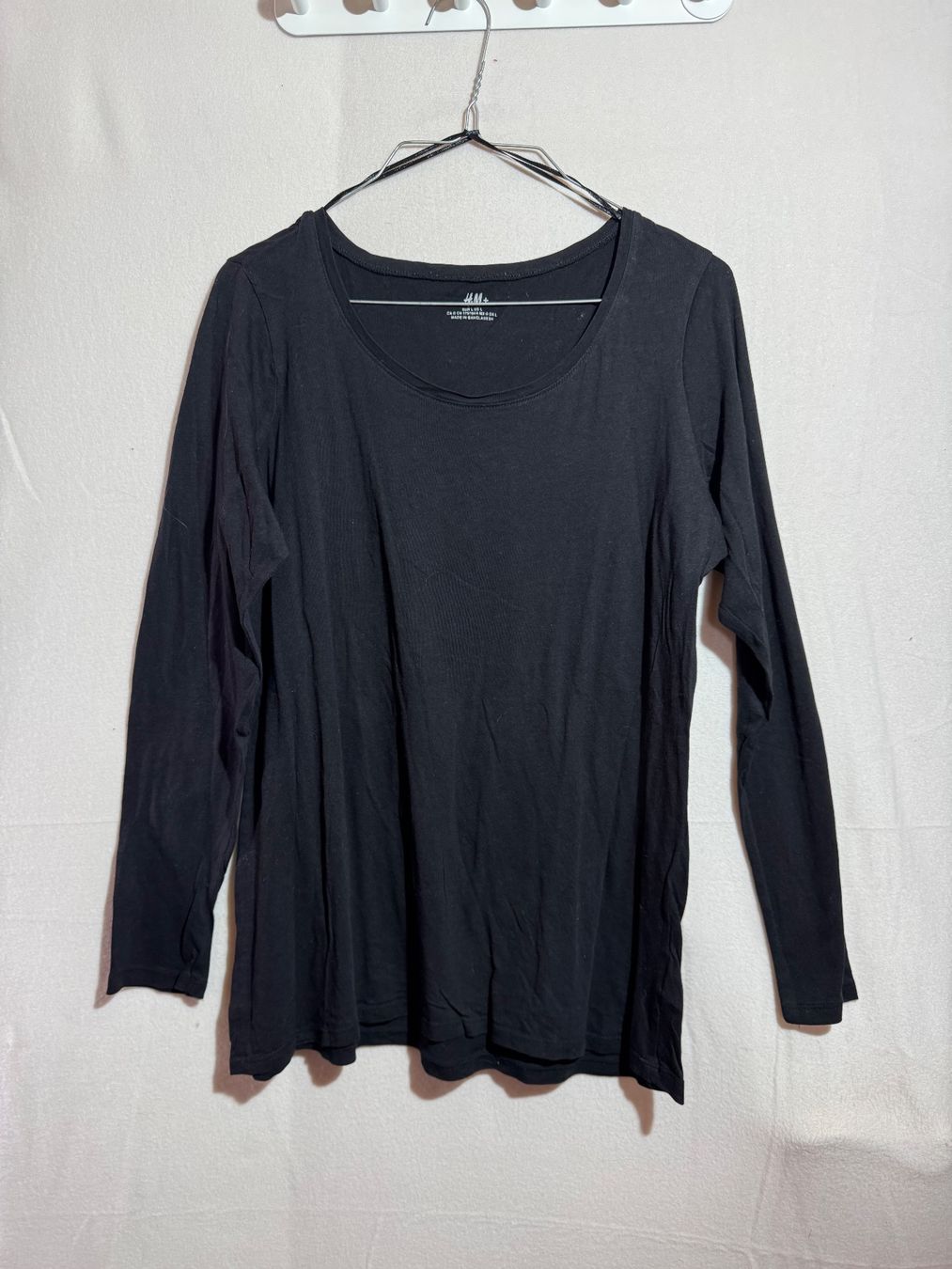 H&M Tops: Schwarzes Basic Top  von H&M Gr. L – Gebraucht aus Grosswangen von second_hand_dress