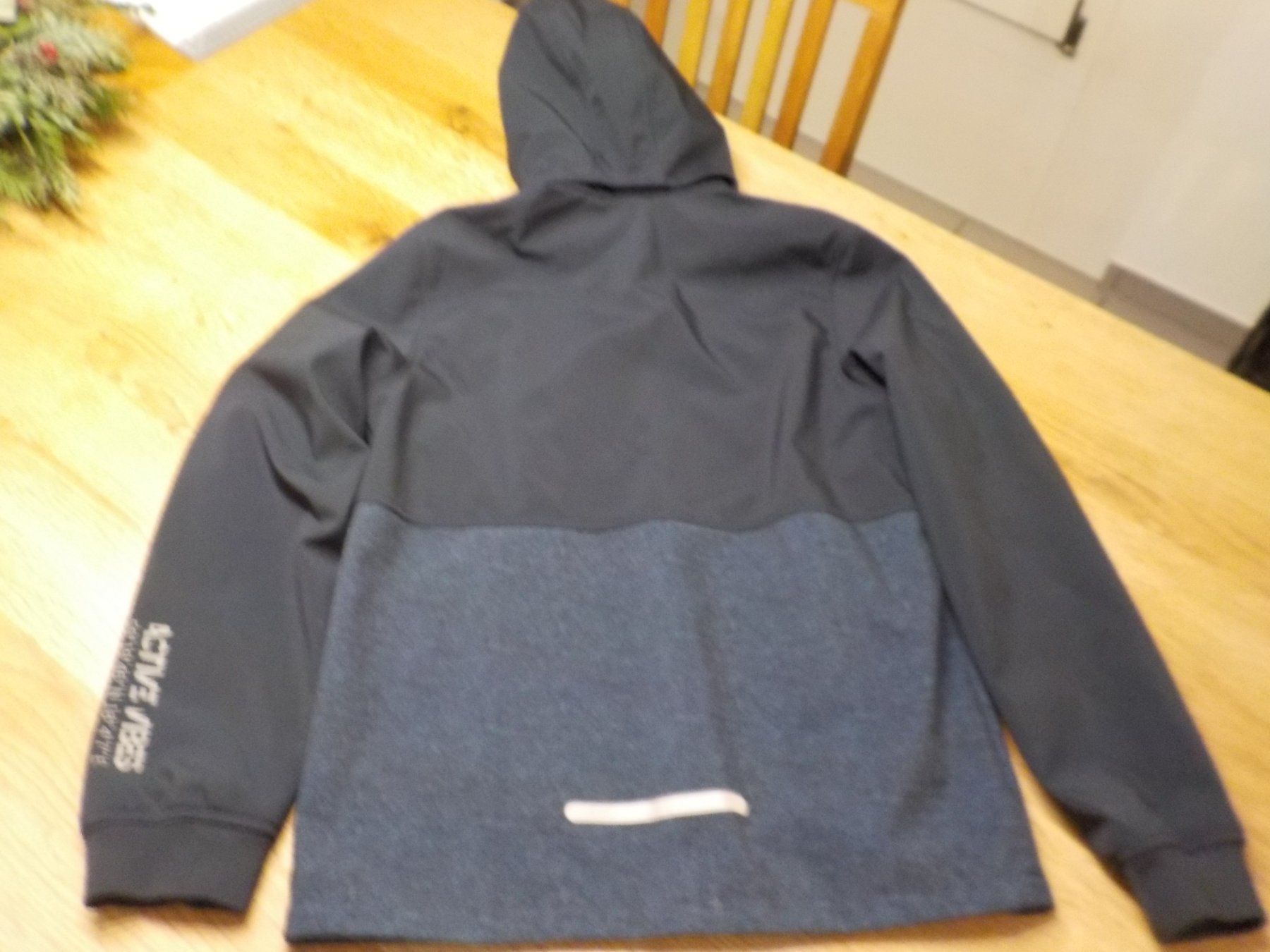 Nike Lotti di vestiti: Kleiderpaket 2teilig Grösse 158-170 – Usato da Zürich venduto da piervier4 6