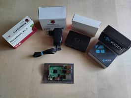 Raspberry Pi 3 Model B mit Zubehör und KODI Box