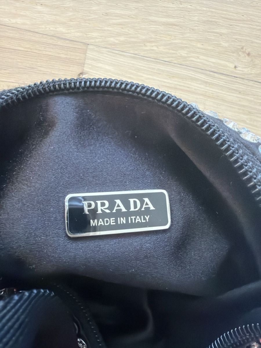 Prada Borse da donna: Prada Re-Edition Crystal Shoulder Bag Black – Nuovo (secondo la descrizione) da Effretikon venduto da MaisonNade 6