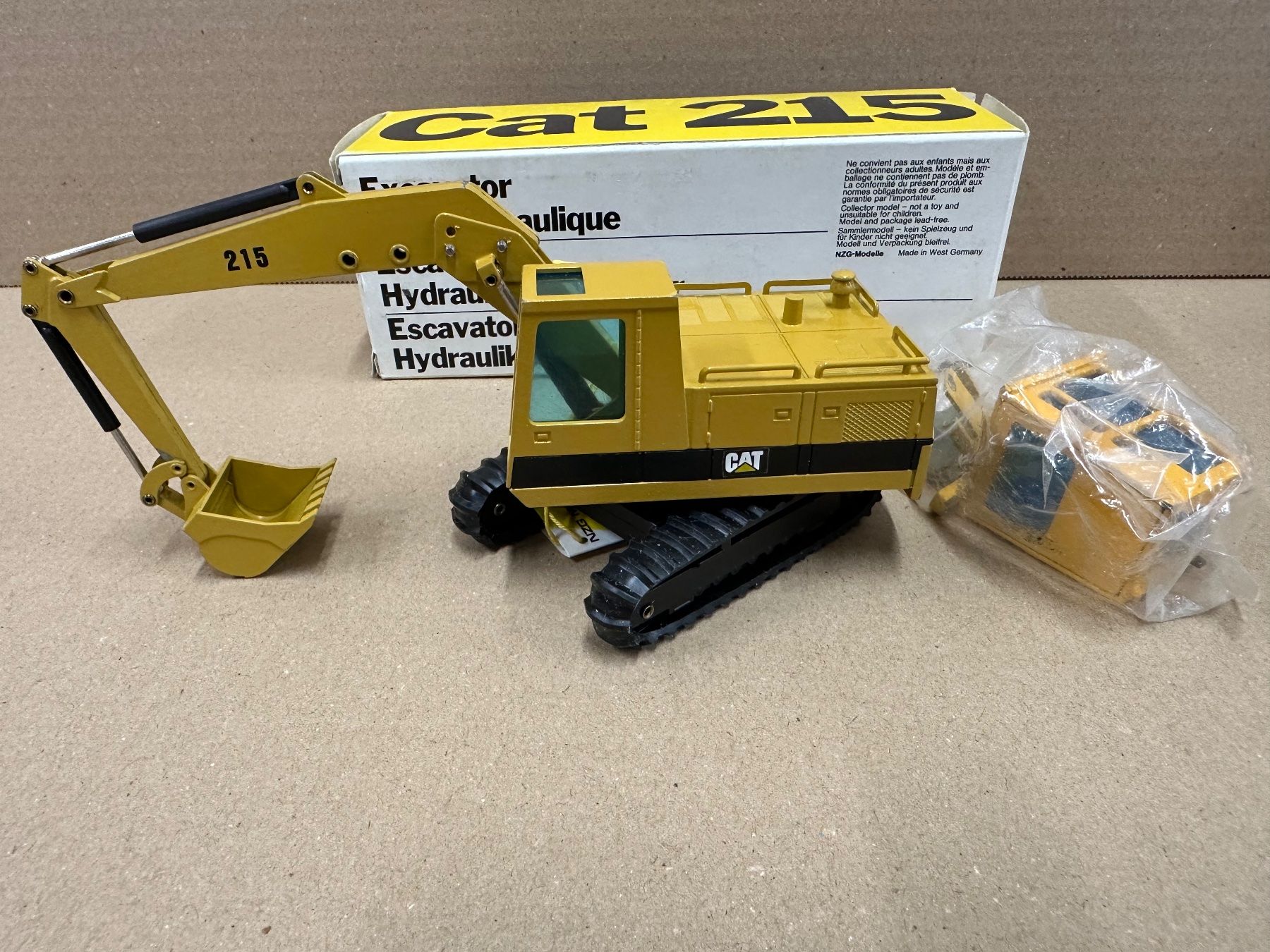 Caterpillar Escavatori: Sensationelles Angebot! – Nuovo e nell'imballaggio originale da Oftringen venduto da Mistra2 2