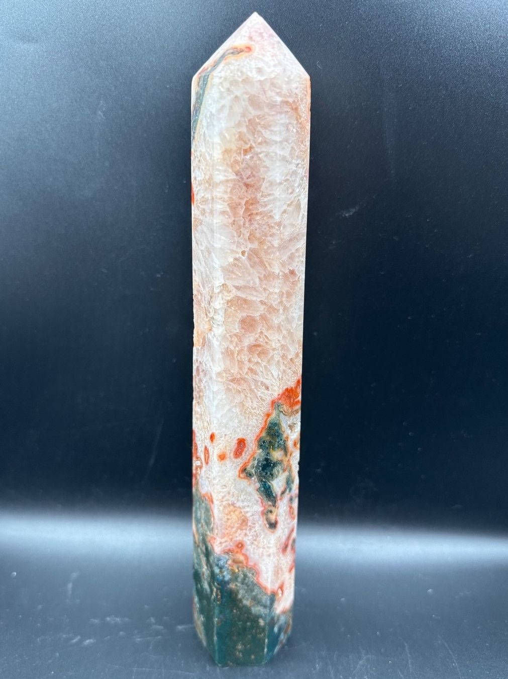 Mineralien & Heilsteine: roter Moosachat Obelisk, Spitze gross, 24.5cm! – Neu und originalverpackt aus Männedorf von Tradaki