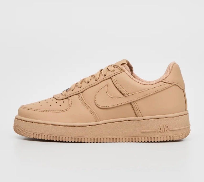 Nike Chaussures hommes: Nike Air Force 1 Low Retro Gr. 39 NEU – Neuf avec emballage d'origine à Waltenschwil par hansnine 1