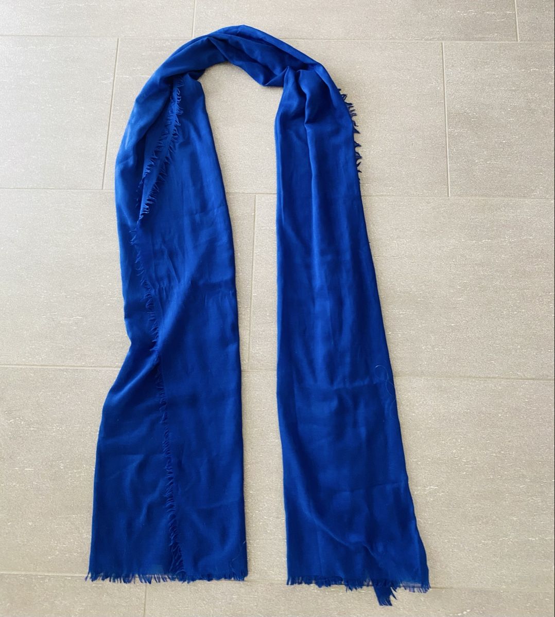 Esprit Foulard & Sciarpe: ESPRIT SCHAL ROYALBLAU FAST NEU! – Nuovo (secondo la descrizione) da Malters venduto da Kuettel1 1