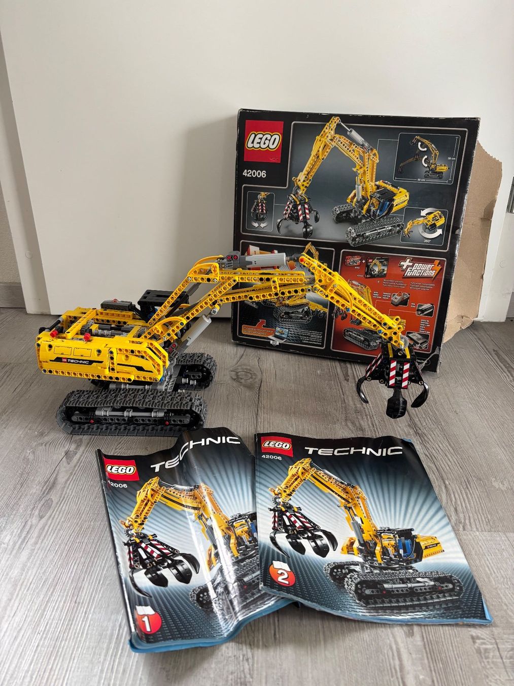 Lego Kit di costruzioni: LEGO Technic Bagger 42006 mit Anleitung gebraucht – Usato da Lausen venduto da Baderwes