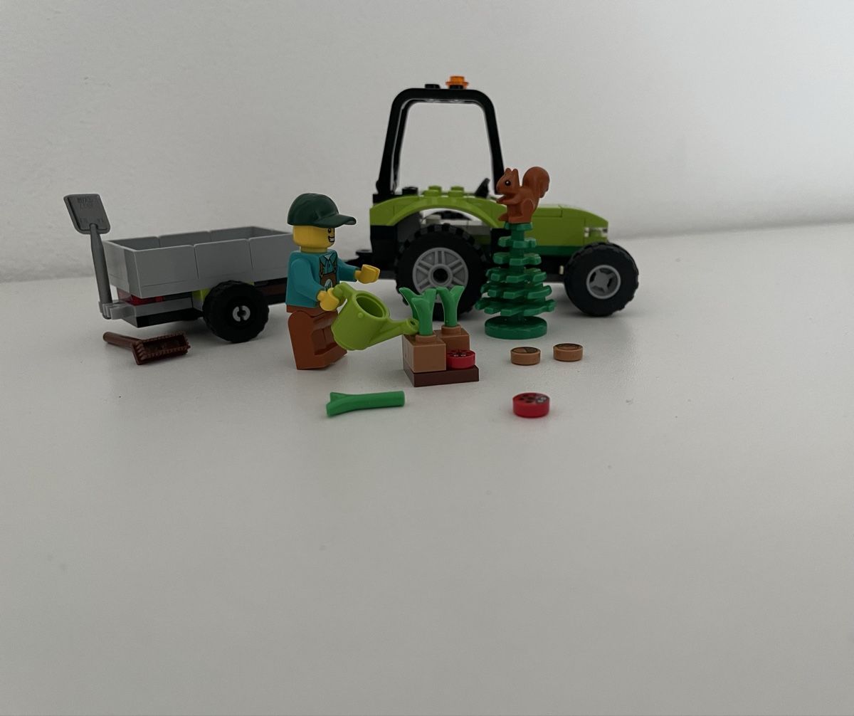 Lego Giocattoli: Lego City Traktor – Usato da Chur venduto da Tsambiko 5