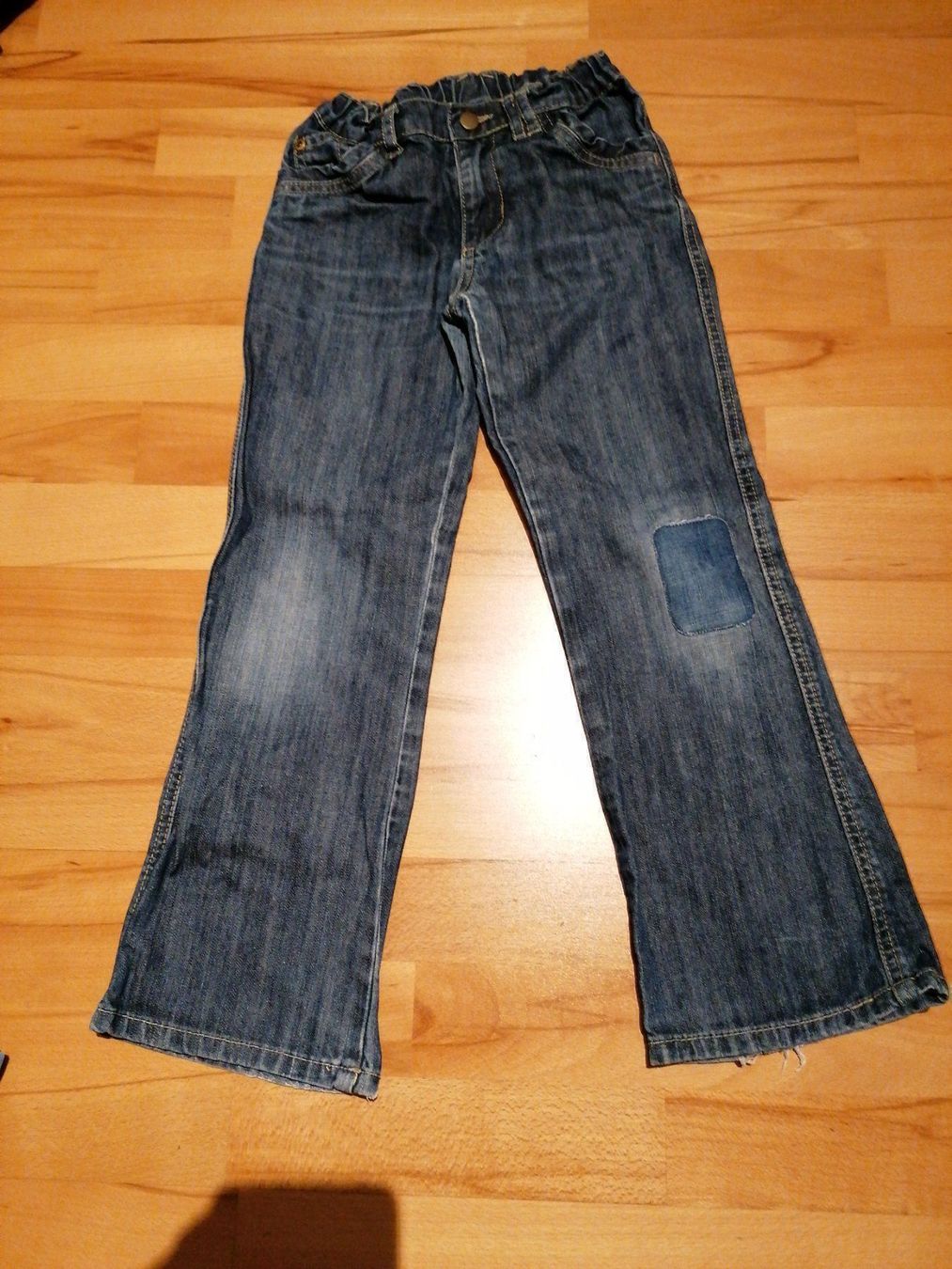 Hosen: Jeans Gr 122 zum Austragen – Gebraucht aus Büttikon AG von Amineah
