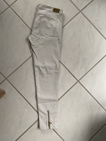 Helle Sommerhose von Zara, Gr. 38 mit goldenen Details