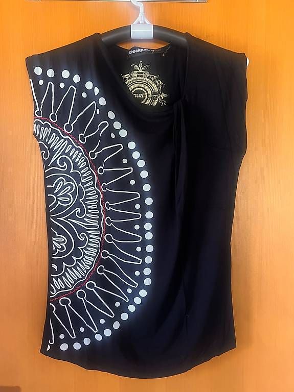 T-shirts: Desigual Shirt – D'occasion à Jegenstorf par Knuste