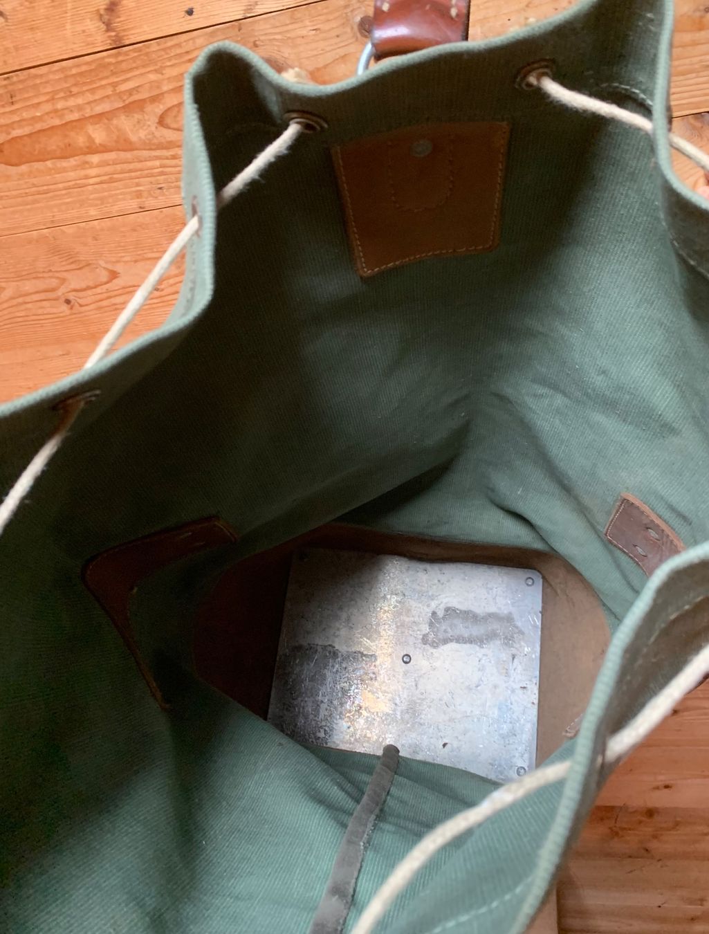 Armée suisse Sacs: 2 Material-/Werkzeugsäcke der CH Armee – D'occasion à Goldingen par Bergler012 3
