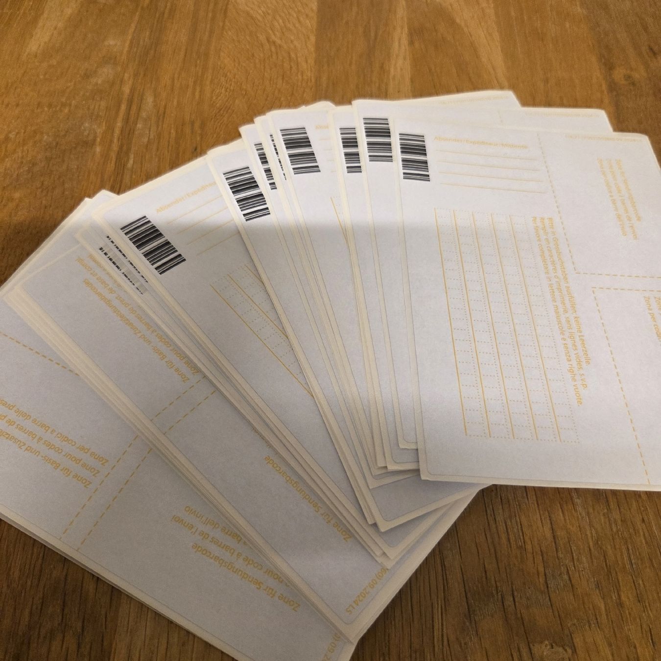 Sticker: Neue Schweizer Post Paketkleber 70 Stück  – Nuovo (secondo la descrizione) da Stans venduto da Ducati16