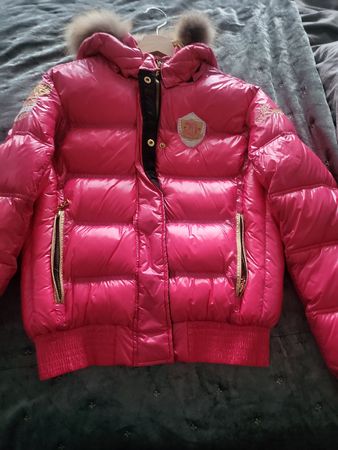 Pinke Winterjacke von Bear inc. Gr. S mit Pelzkragen.