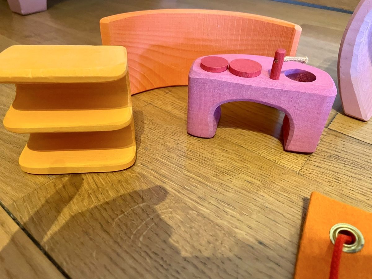 Jouets: Puppenhaus mit Tragetasche pink/orange – D'occasion à Basel par marcvo 3