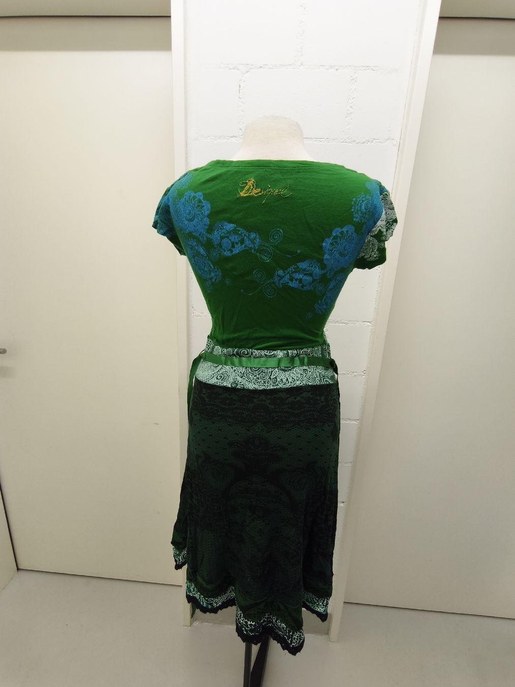 Desigual Vestiti: Desigual Kleid – Usato da Hochdorf venduto da Berry005 6