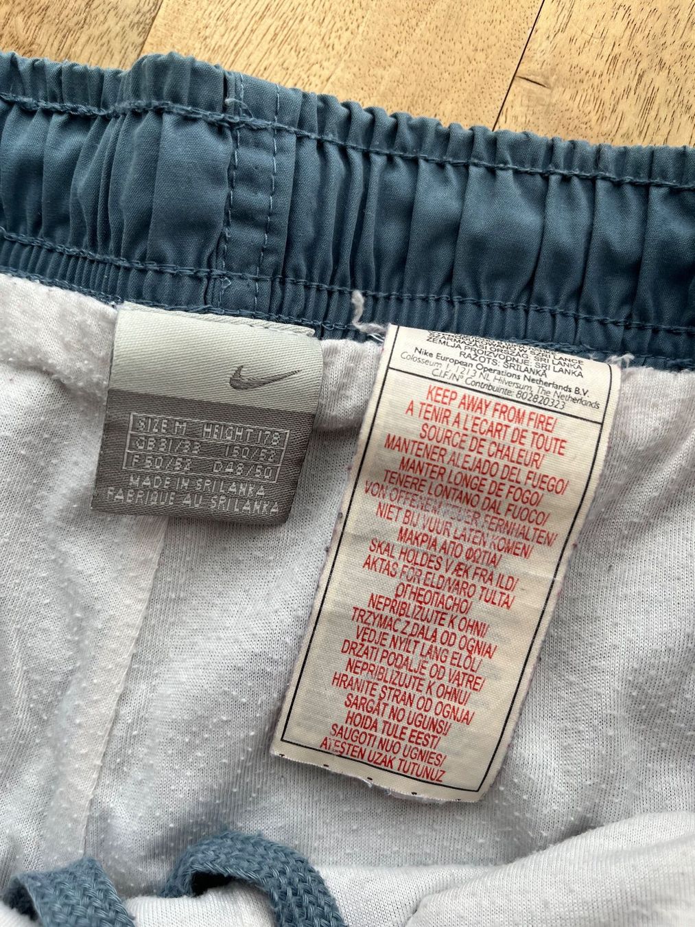 Nike Pantaloni: Nike Vintage Hosen – Usato da Madiswil venduto da nofox222 3