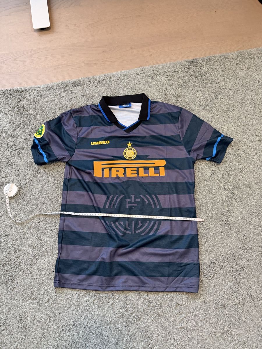 Football Club Internazionale Milano Leibchen & Hosen: Inter Milan Trikot  – Neu (gemäss Beschreibung) aus Allschwil von ale_99l7 3