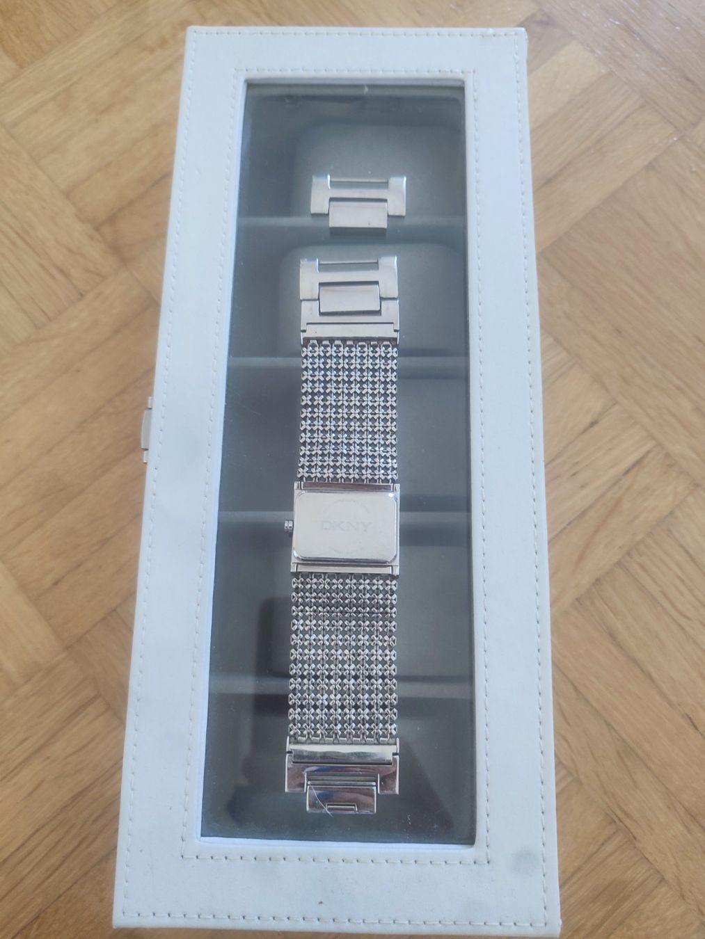 DKNY Orologi: Damenuhr DKNY Ausverkauft – Nuovo (secondo la descrizione) da Hergiswil NW venduto da wert721