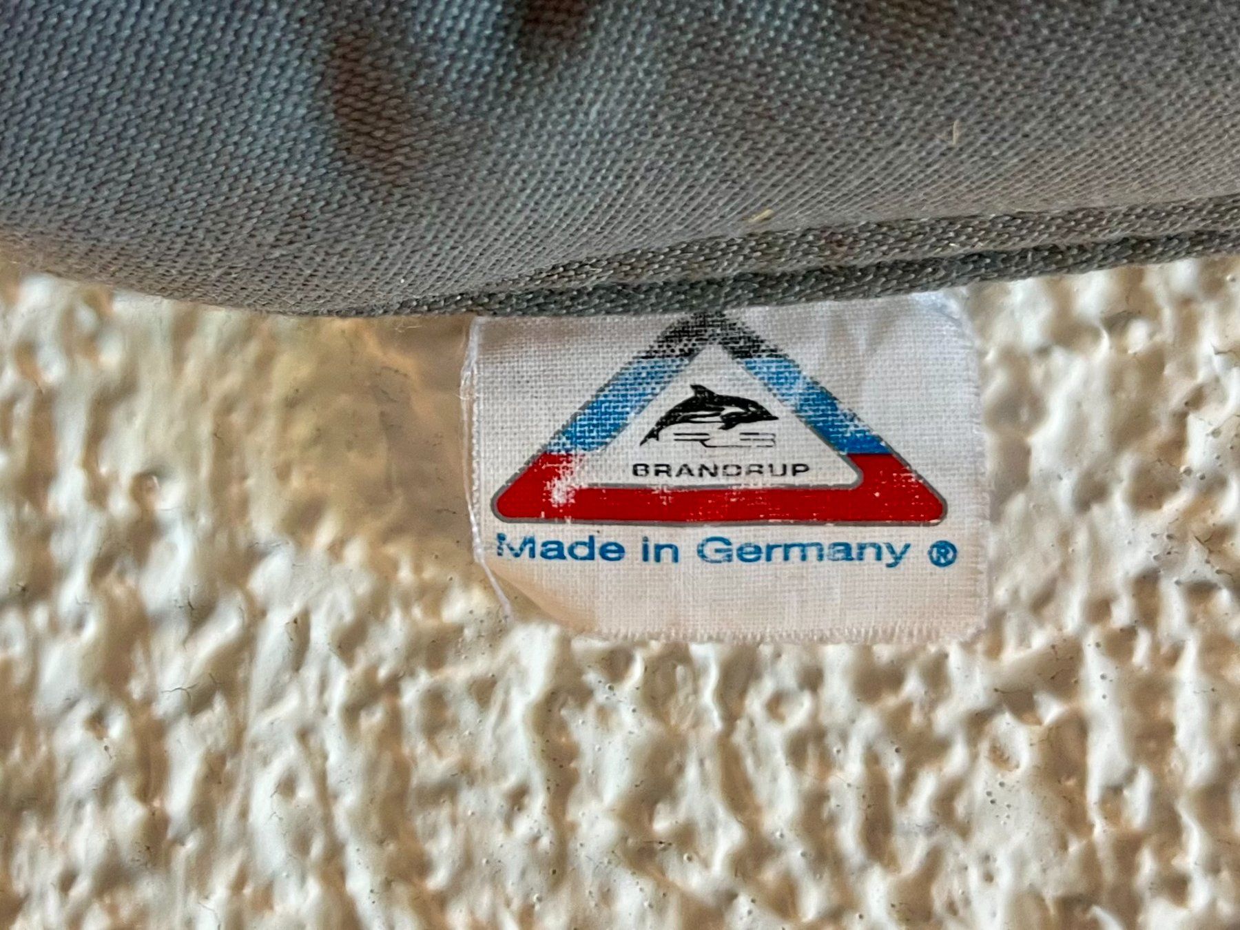 Volkswagen Altri accessori per camping: Matelas pliable Brandrup couchette du bas VW T5 – Usato da Chesières venduto da Enkistyle 2