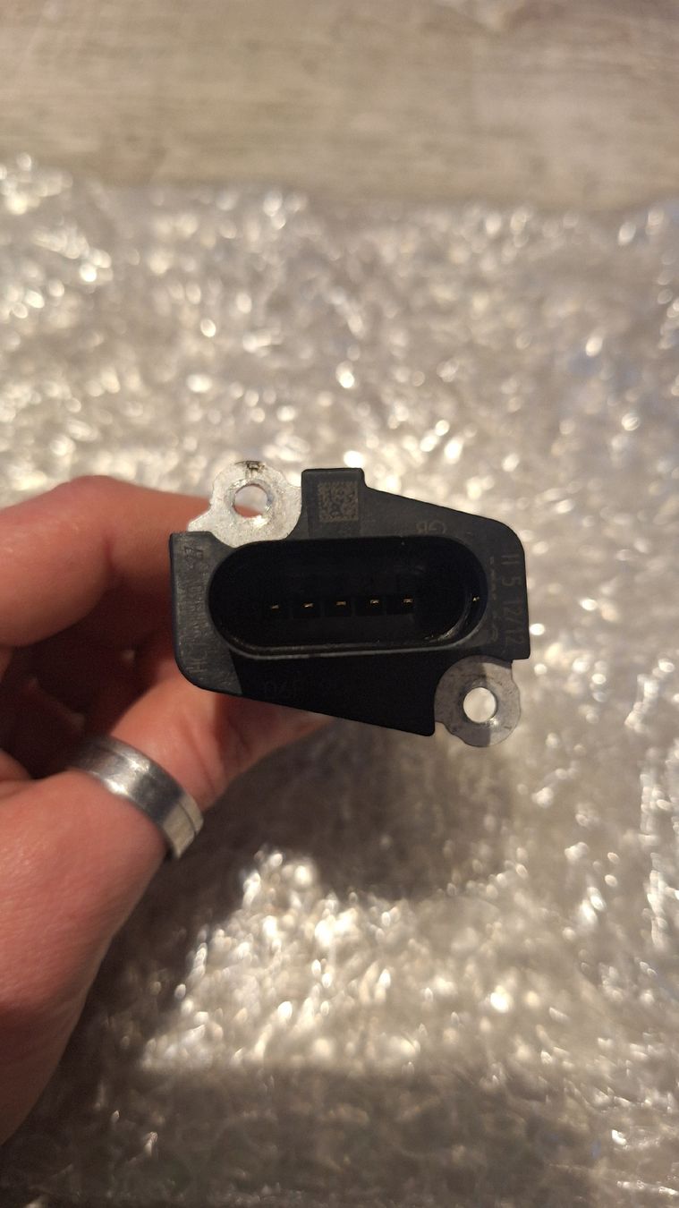 Volkswagen Tutti pezzi di ricambio auto: Luftmassenmesser Golf 6r Original – Usato da Wanzwil venduto da chlinih93 1