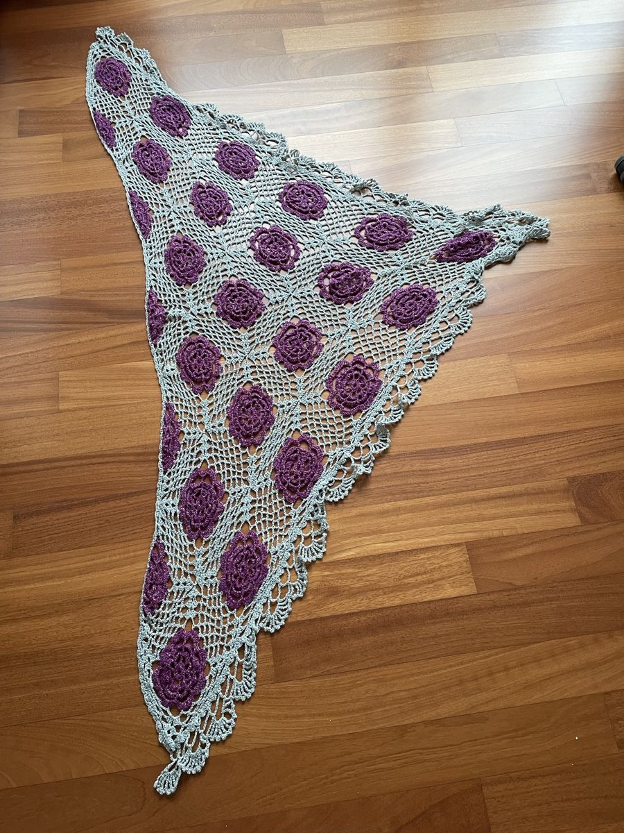 Foulard & Sciarpe: Exclusive handmade Crochet Shawl with Flower Design – Nuovo (secondo la descrizione) da Küsnacht ZH venduto da Zubli 4