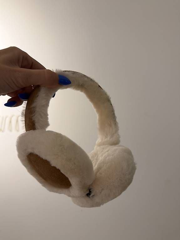 Cuffie: Cuffie UGG – Usato da Breganzona venduto da Swonder