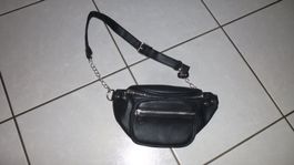 Bauchtasche schwarz, Lederimitat, mit 2 Reissverschlüssen
