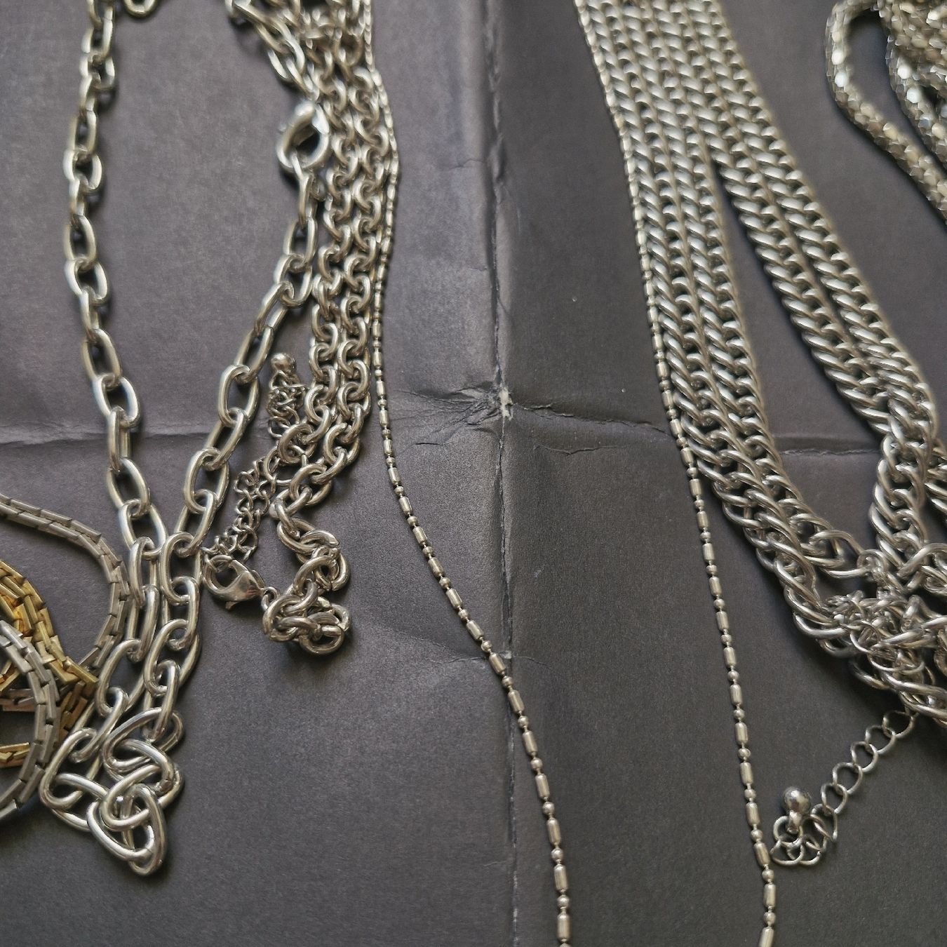 Ketten: lot de chaînes  – Gebraucht aus Neuchâtel von yas_zdb7 2