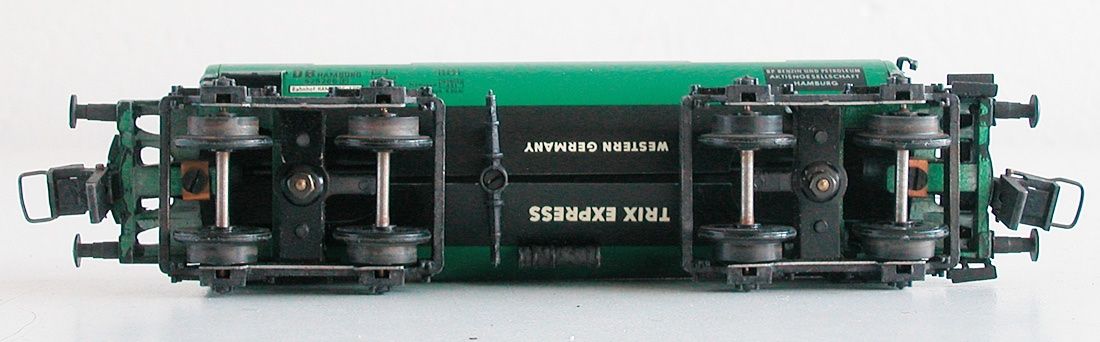 Trix Modellini di ferrovie: Trix Kesselwagen BP der DB Spur H0 – Usato da Oberwil BL venduto da Klang 3