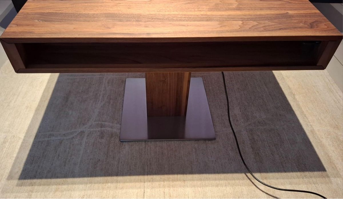 Team7 Tavoli: Table basse carrée design en noyer Team 7 – Usato da Lausanne venduto da TayD 2