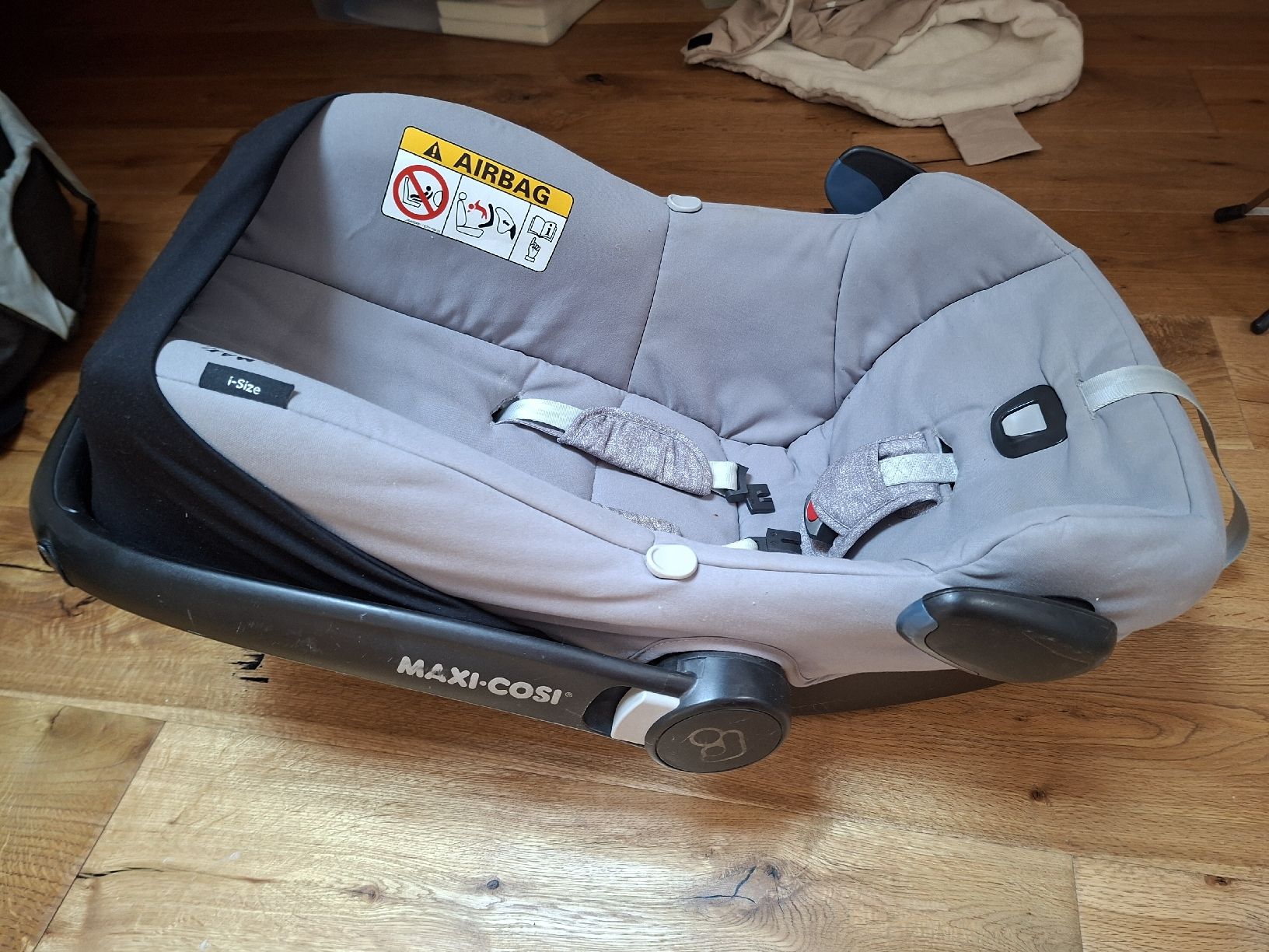 Maxi-Cosi Auto-Kindersitze: Maxi Cosi Babyschale – Gebraucht aus Dürnten von Ovi_93 1
